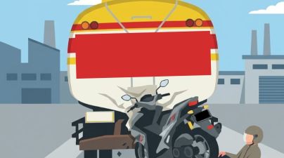Hilang kendali Diduga Mengantuk, Pengendara Aerox Tabrak Truk Tangki di Palangka Raya