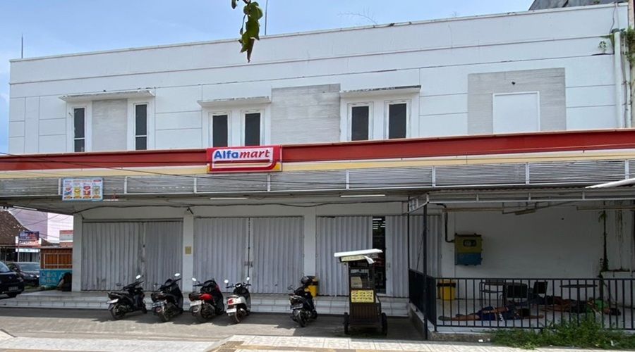 Header Minimarket di Jalan Ahmad  Yani, Sampit Dijebol Rugi Jutaan Rupiah