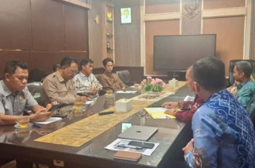 Header Komisi IV DPRD Kalteng Kunker ke Provinsi Kalsel Pelajari Tata Kelola Informasi Publik
