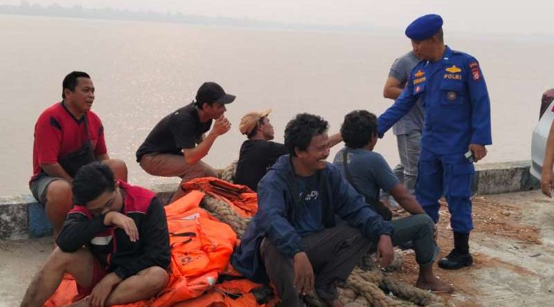 Kapal Imbal Bocor di Teluk Muara Sampit, 38 Penumpang Berhasil dievakuasi