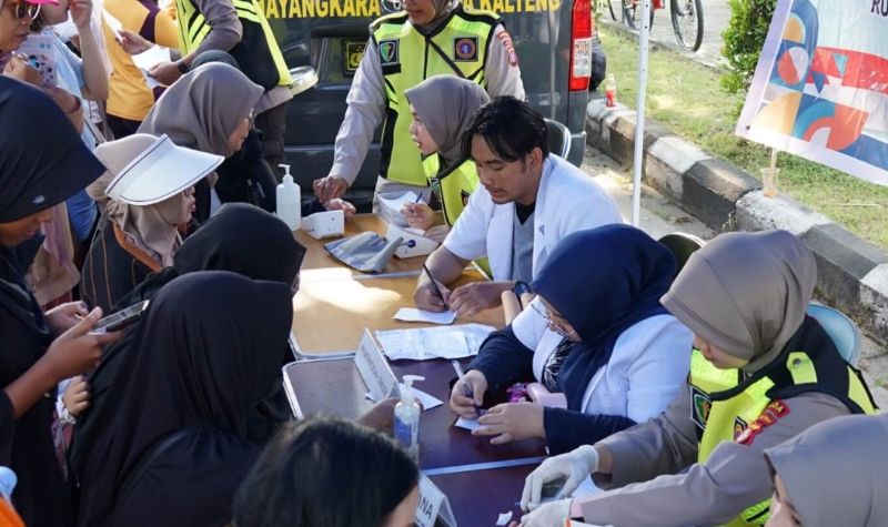 Header Warga Palangka Raya Serbu Layanan Kesehatan Gratis Rumkit Bhayangkara di CFD