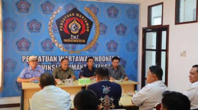 Karhutla Mendekati  Permukiman, Ditsamapta Polda Kalteng Bergerak Tengah Malam