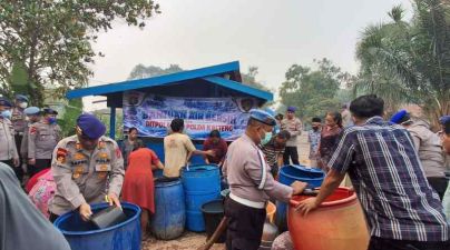 ‎Rumah Warga di Sampit Ludes Terbakar Dini Hari, Warga Dikejutkan Suara Ledakan