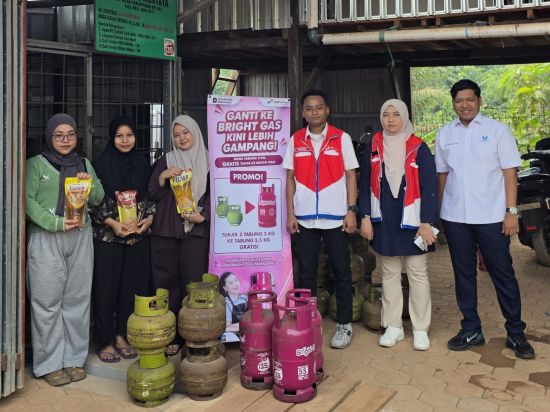 Pertamina Patra Niaga Kalimantan Layani Penukaran LPG 3 Kg ke Bright Gas (5,5 Kg) di Desa Terantang, Kotim