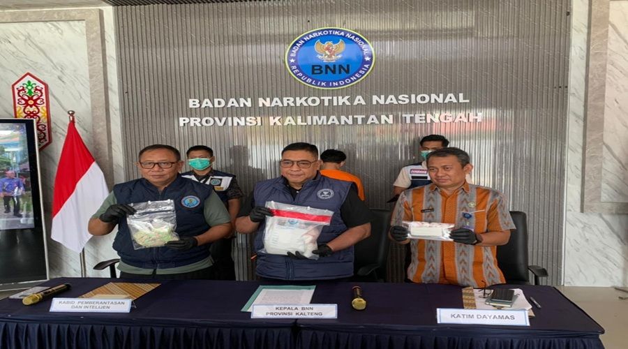 Header BNNP Kalteng Tangkap Pria dengan 1,8 Kg Sabu dan Ratusan Ekstasi