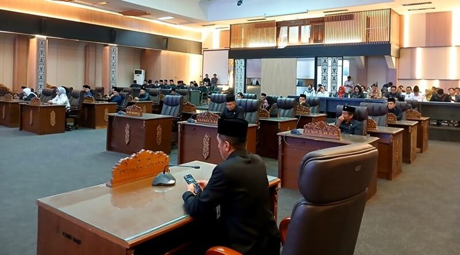 Header Jawab Kritik Fraksi, Bupati Tekankan Implementasi Nyata Lima Raperda