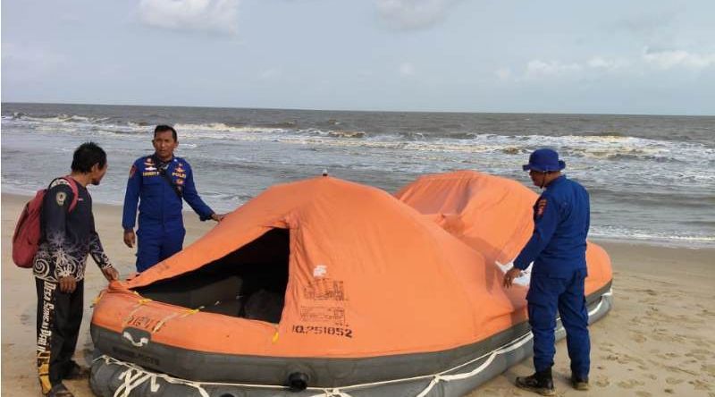Cari Korban KM Virgo Transport 8, Polisi Temukan Sekoci Perahu di Pantai Seruyan