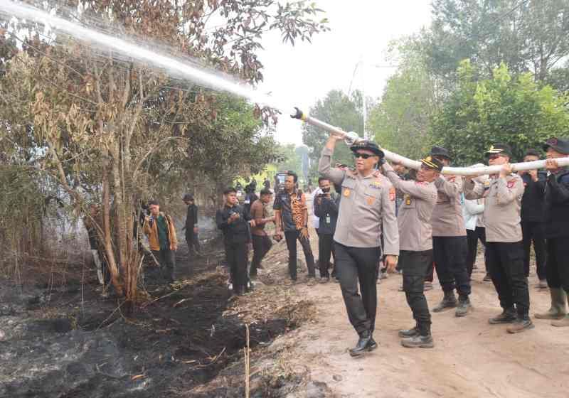 Header Polisi Tangani 51 Kasus Karhutla, 13 Orang Tersangka dan 4 Korporasi Didalami