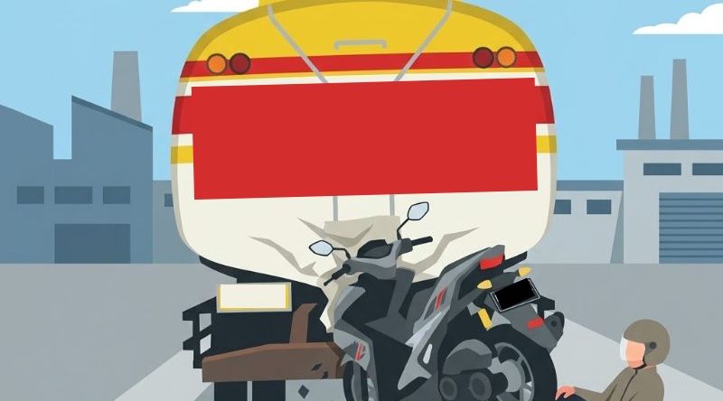 Hilang kendali Diduga Mengantuk, Pengendara Aerox Tabrak Truk Tangki di Palangka Raya