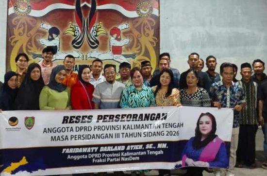 Warga Menteng XII Palangka Raya Keluhkan Kondisi Jalan Dan Drainase ke Anggota DPRD Kalteng Faridawaty