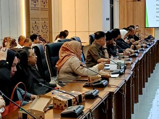 F-PDIP Siap Kawal Aspirasi Masyarakat soal Status Kawasan dan Perizinan