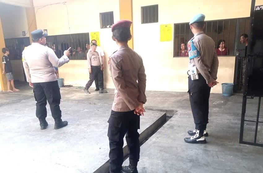 Header SPKT Polresta Palangka Raya Rutin Periksa Ruang Tahanan