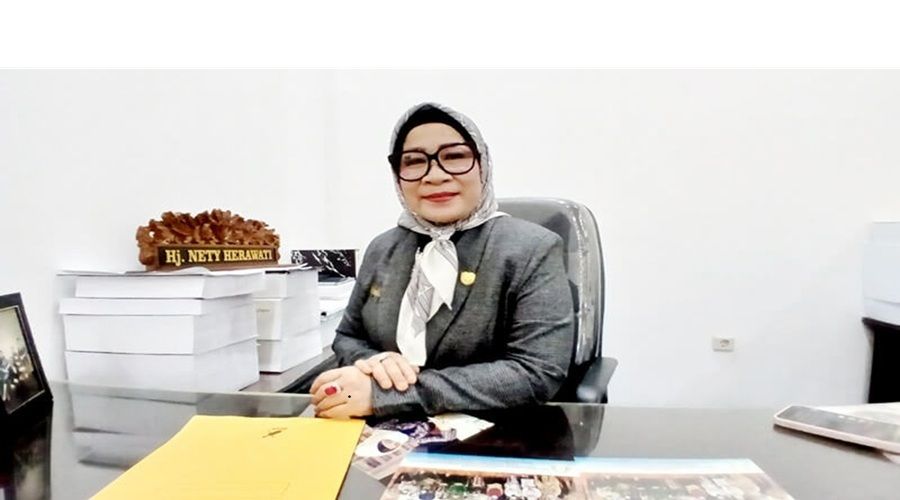 Header Sampah Menumpuk Jadi Keluhan, DPRD Desak Perbaikan Layanan