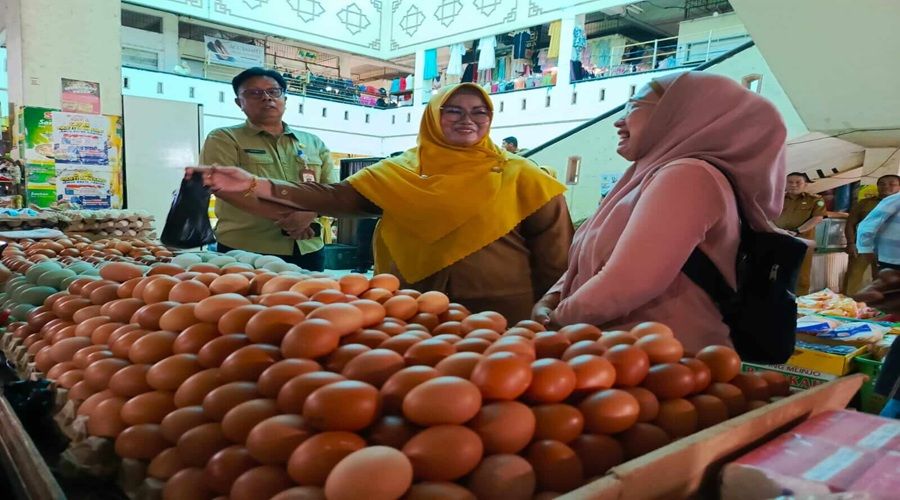 Header Sejumlah Komoditas di Sampit Alami Kelangkaan, Akibat Gelombang Tinggi