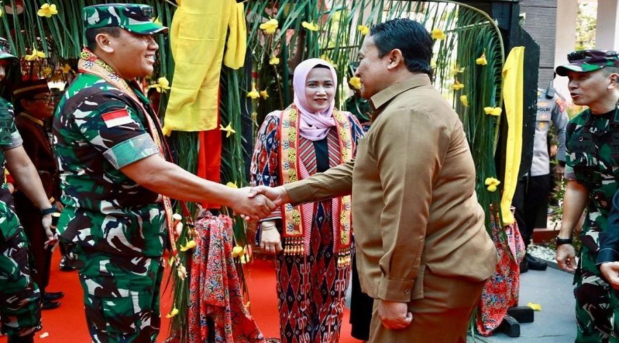 Header Wagub Edy Pratowo Sambut Kedatangan Panglima Kodam XII/Tanjungpura di Palangka Raya