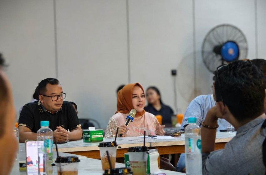 Header Anggota DPRD Kalteng Faridawaty Serap Aspirasi Warga Kelurahan Langkai Kota Palangka Raya