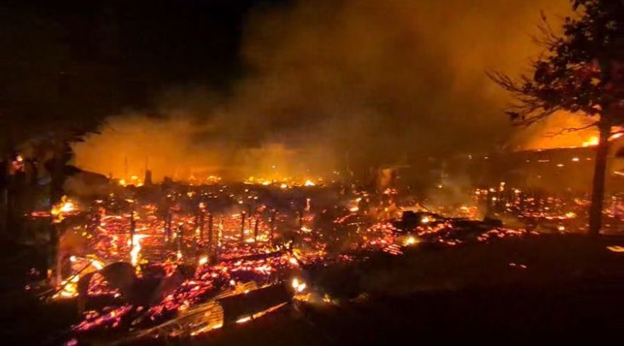 Header Kebakaran di Pasar Kasongan, Puluhan Bangun Ludes Dilahap Api