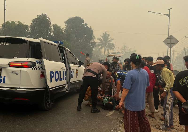 Header Habis Tangani Kebakaran, Polresta Palangka Raya Urus Kecelakaan, Langsung Evakuasi Korban