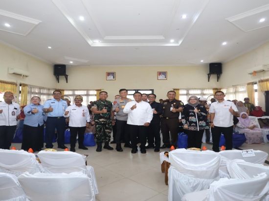 Peringati HUT ke-80 RI, DPRD Kalteng Anjangsana ke Panti Asuhan Bina Remaja
