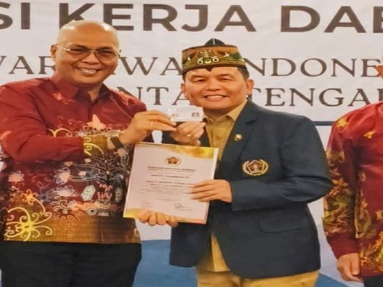 Gubernur Kalteng Dianugrahi Anggota Kehormatan PWI