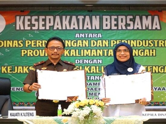 Kendalikan Inflasi , Kejati Kalteng dan Disdagperin Teken Kerja Sama