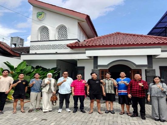 Komitmen Dukung Pendidikan Anak Daerah, Dewan Barut Temui Mahasiswa di Yogyakarta