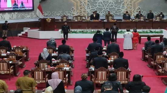 Freddy Ering dan Nyelong Inga Simon Resmi Dilantik Menjadi Anggota PAW DPRD Kalteng