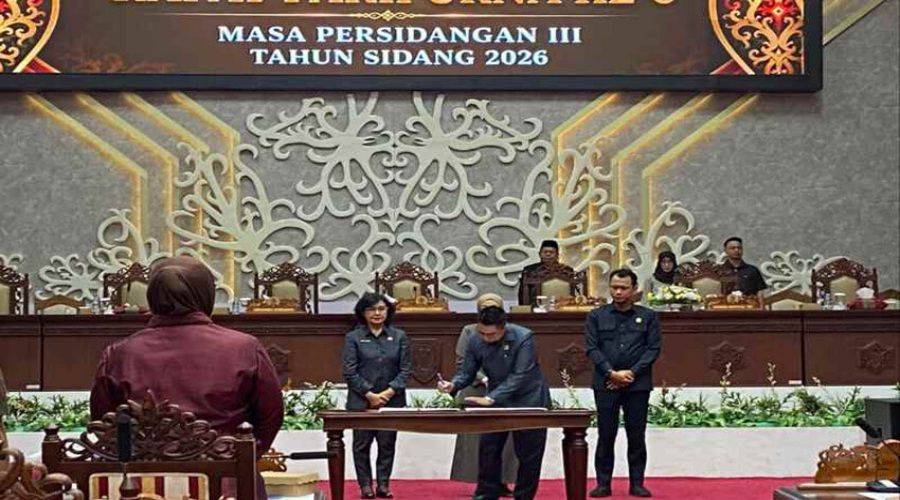 Header DPRD Kalteng Pastikan Pembahasan Raperda LPj APBD Tahun 2025  Tuntas Sesuai Mekanisme