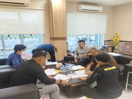 Delapan Tersangka Kasus Korupsi Dilimpahkan ke Kejaksaan