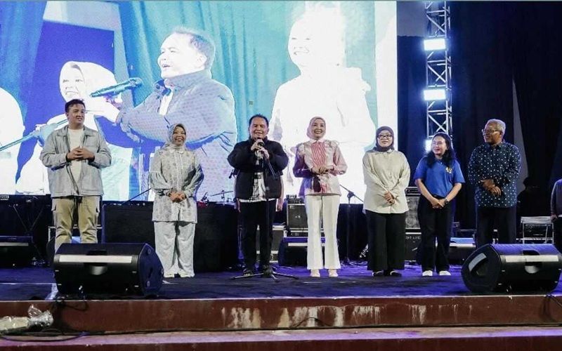 Header Gubernur Agustiar Sabran Hadiri Hiburan Rakyat Semarak Hari Kemenangan