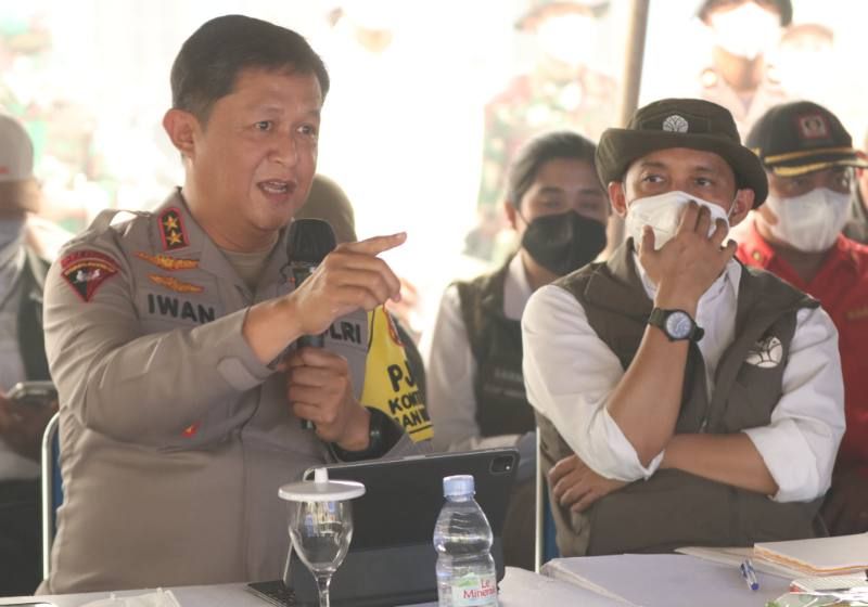 Header Menteri Kehutanan-Kepala BNPB Kumpulkan Forkopimda Kalteng Bahas Karhutla di Tumbang Nusa