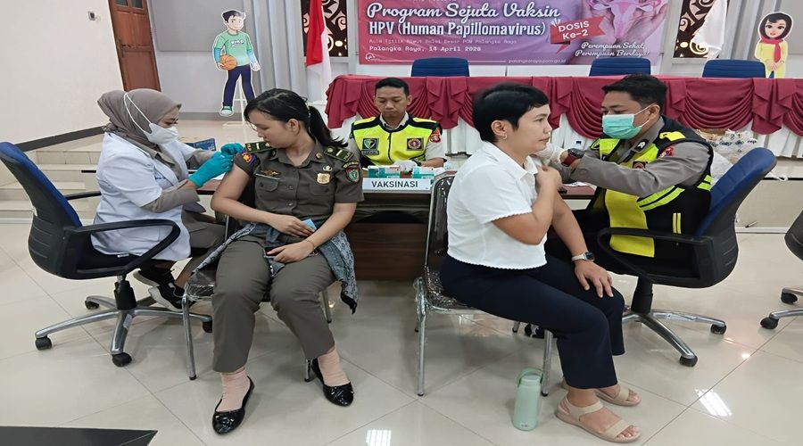 Header Rumah Sakit Bhayangkara Palangka Raya Berikan Vaksin Cegah Kanker Servick