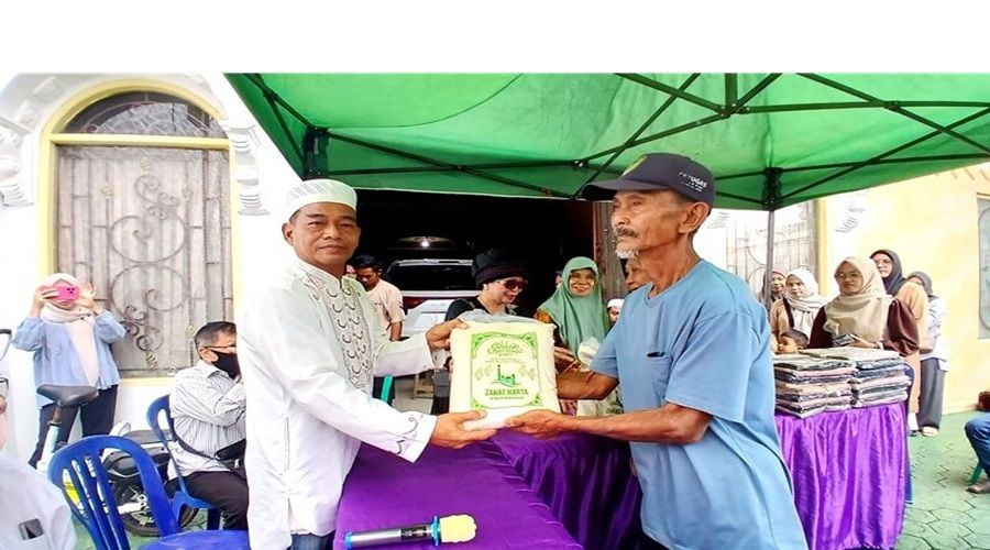Header Tajeri Bagikan 500 Zakat Beras untuk Warga Muara Teweh