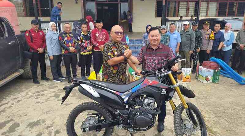 ‎Bansos untuk MPA Disalurkan, Mentaya Hulu Dapat 16 Paket dan Bantuan Peralatan Karhutla