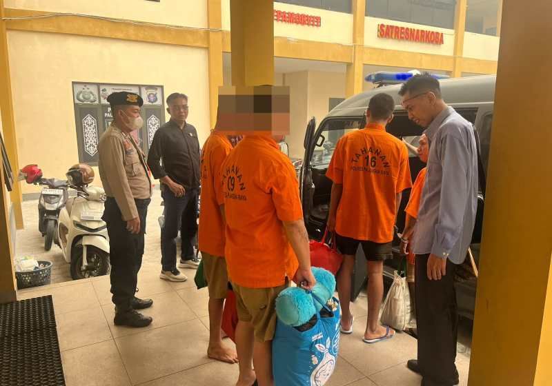Header Kurangi Kepadatan Rutan, Polresta Palangka Raya Titipkan Sembilan Tahanan ke Lapas Kelas IIA
