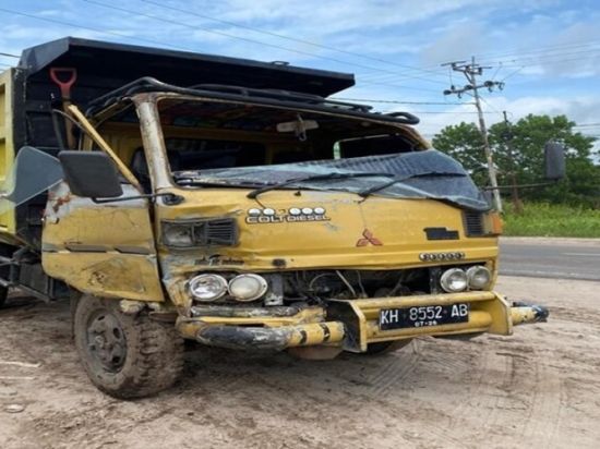Tabrakan Beruntun di Jalan Mahir Mahar Palangka Raya Libatkan 3  Mobil