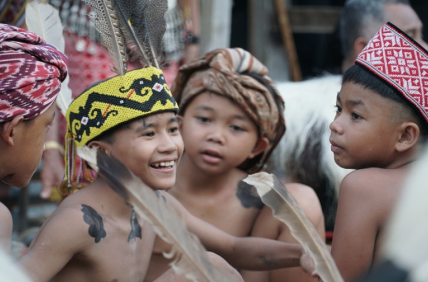 Header Pemprov Kalteng Revitalisasi 10 Bahasa Daerah Dayak