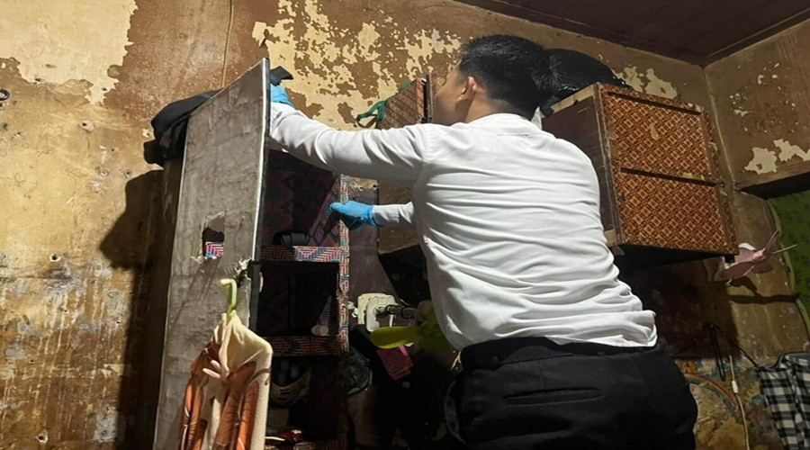 Header Tim Gabungan Melakukan Razia Blok Hunian Rutan Palangka Raya